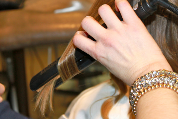 Curl Hair With a Flat Iron
