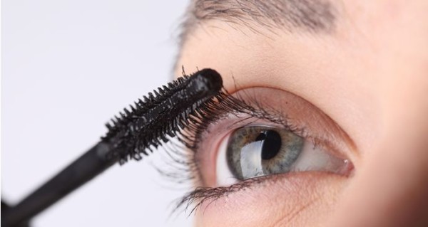 How to Apply Mascara