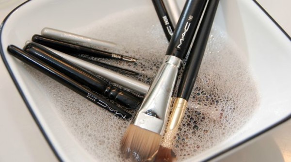 How to clean makeup brushes